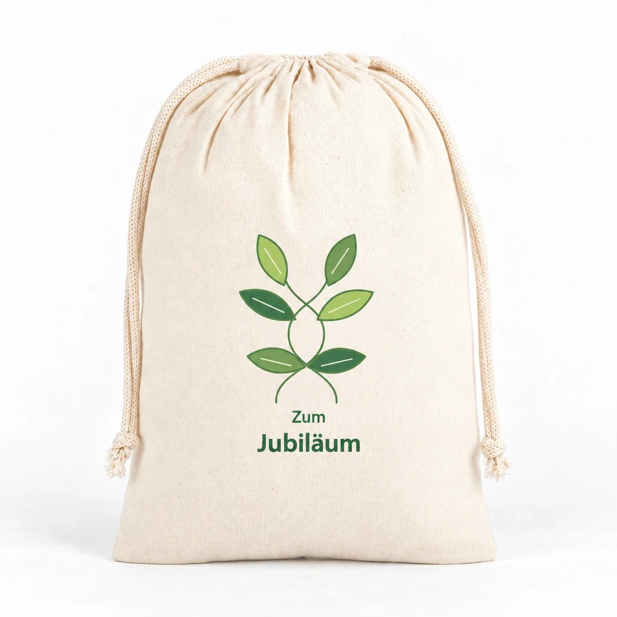 Naturfarbener Kordelzugbeutel mit sechs Blättern an verflochtenen Stielen und dem Schriftzug „Zum Jubiläum“.