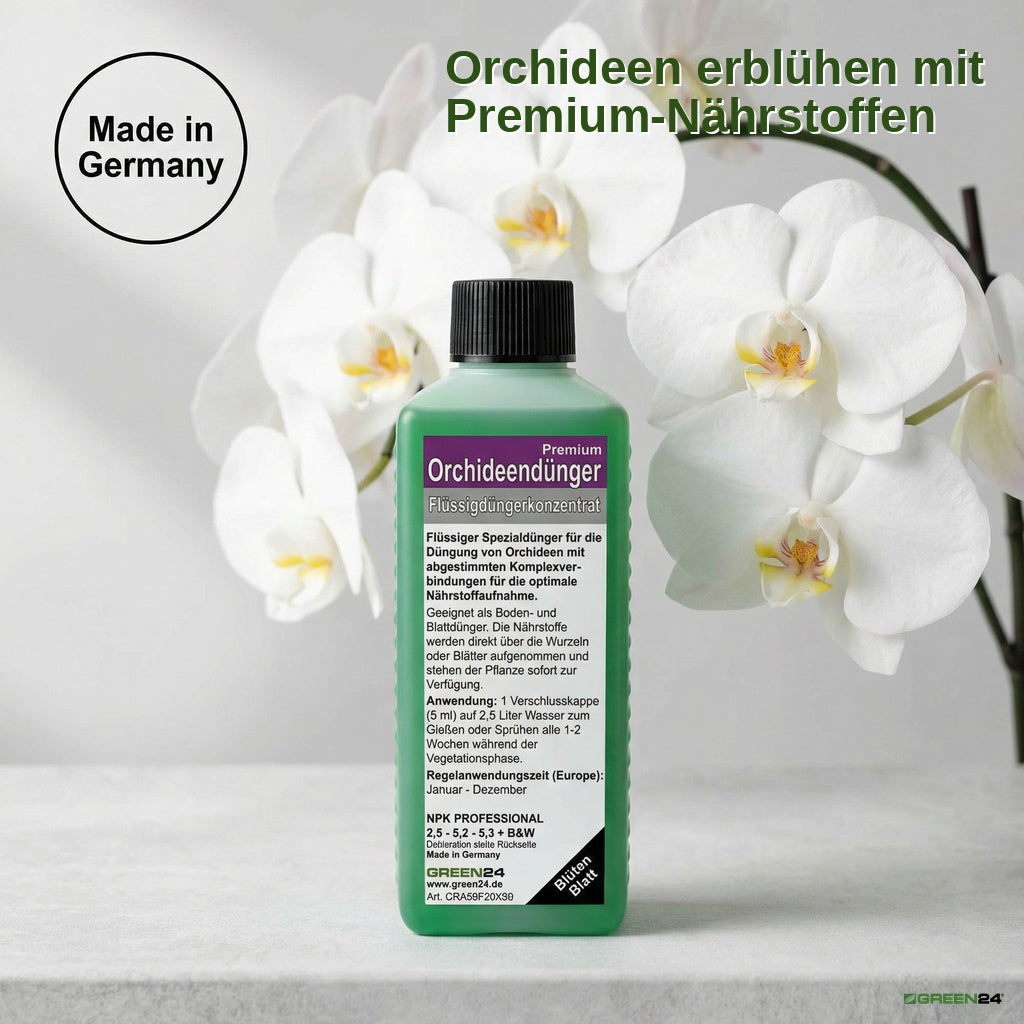 Orchideen-Dünger Premium vor weißen Orchideenblüten